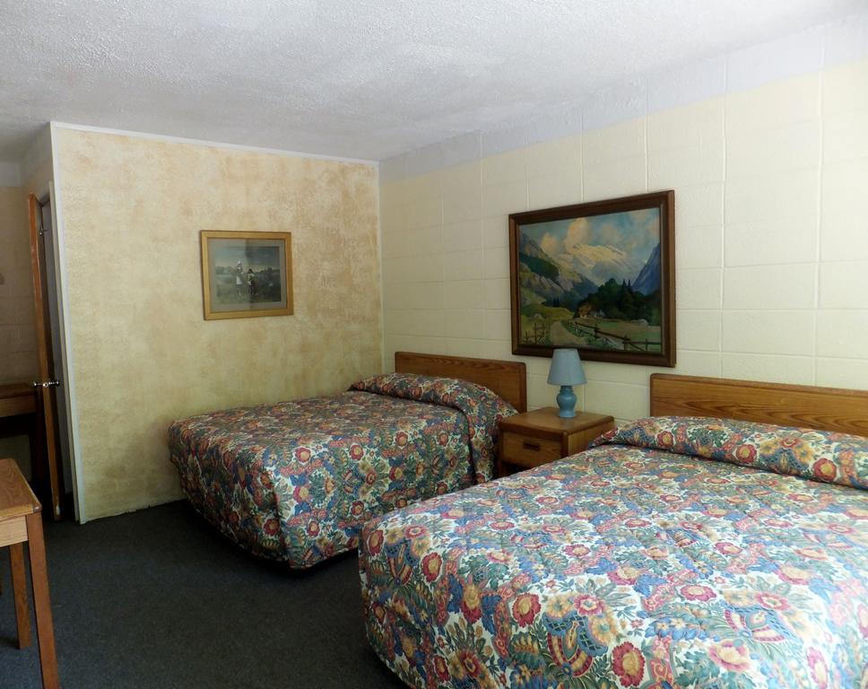 Windsor Motel Lake George Room photo